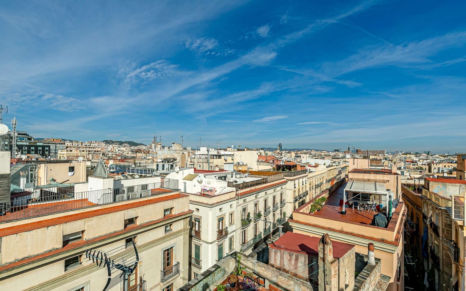 1 slaapkamer Penthouse te koop in Barcelona stad - € 335.000 (Ref: 9390031)