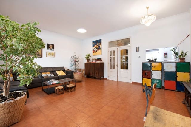 6 bedroom Villa for sale in Arenys de Mar with pool garage - € 595,000 (Ref: 9399845)