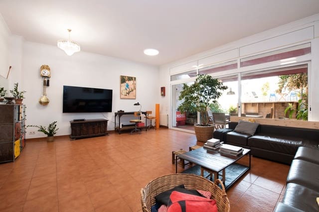 6 bedroom Villa for sale in Arenys de Mar with pool garage - € 595,000 (Ref: 9399845)