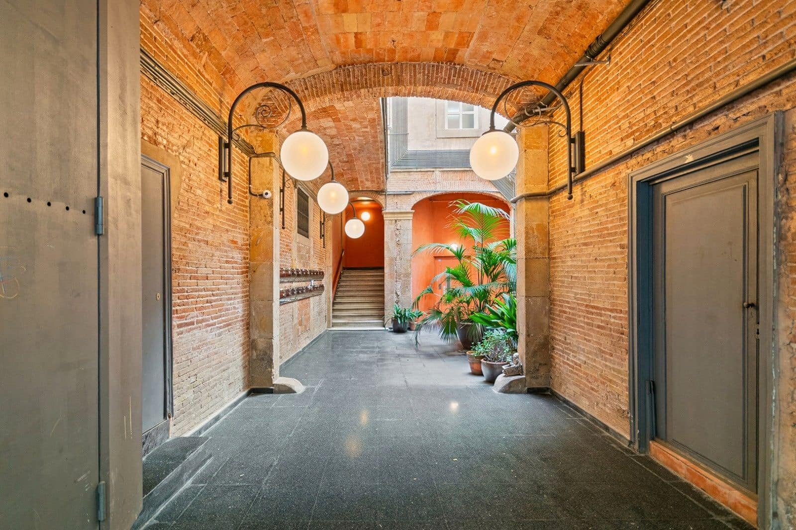 4 soveværelse Lejlighed til salg i Barcelona by - € 599.000 (Ref: 9402675)