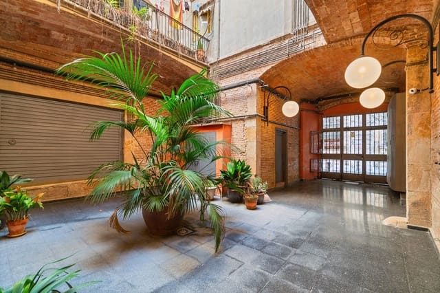 4 soveværelse Lejlighed til salg i El Barri Gòtic, Barcelona by - € 599.000 (Ref: 9402675)
