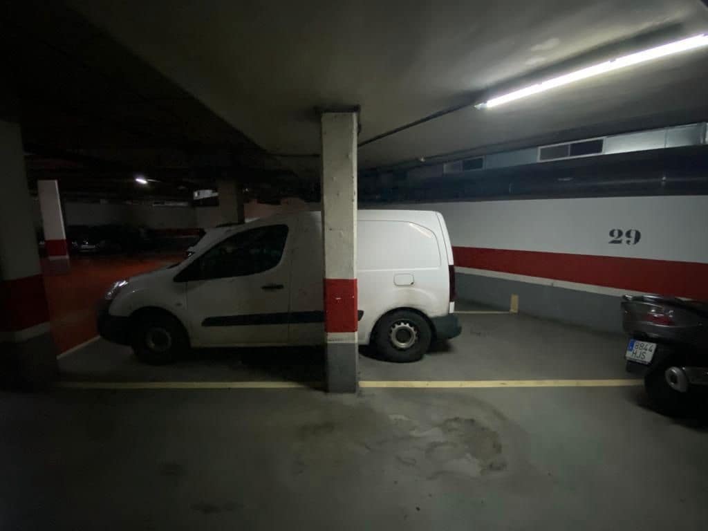 Garage for sale in Barcelona city - € 25,000 (Ref: 9410159)