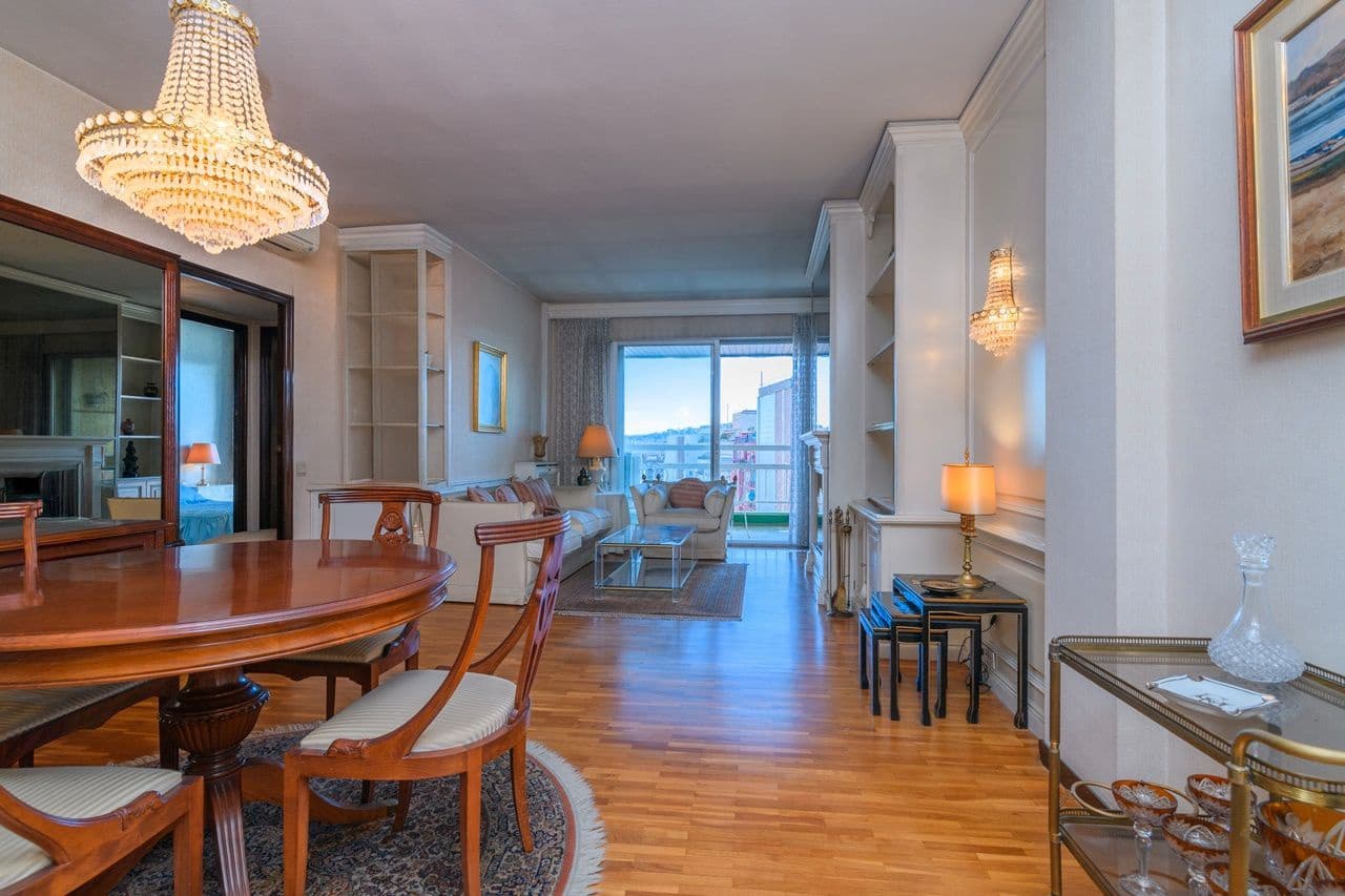 4 soveværelse Lejlighed til salg i Barcelona by - € 740.000 (Ref: 9414798)