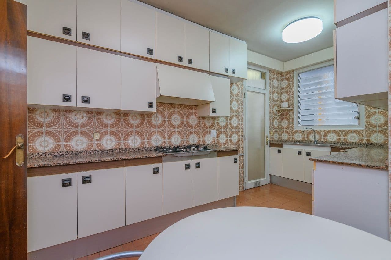 4 soveværelse Lejlighed til salg i Barcelona by - € 740.000 (Ref: 9414798)