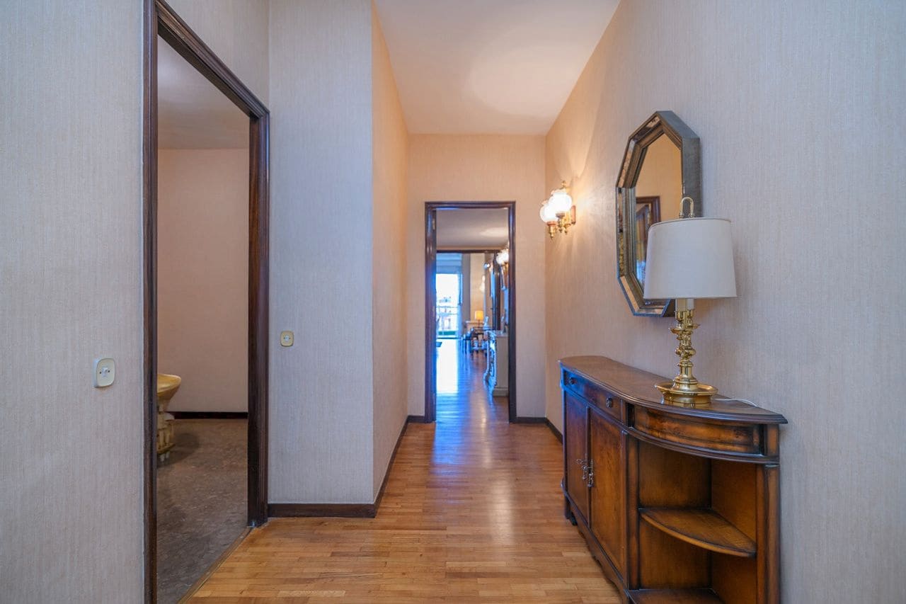 4 soveværelse Lejlighed til salg i Barcelona by - € 740.000 (Ref: 9414798)