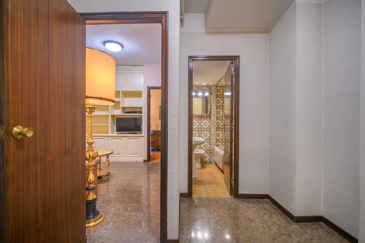 4 soveværelse Lejlighed til salg i Barcelona by - € 740.000 (Ref: 9414798)