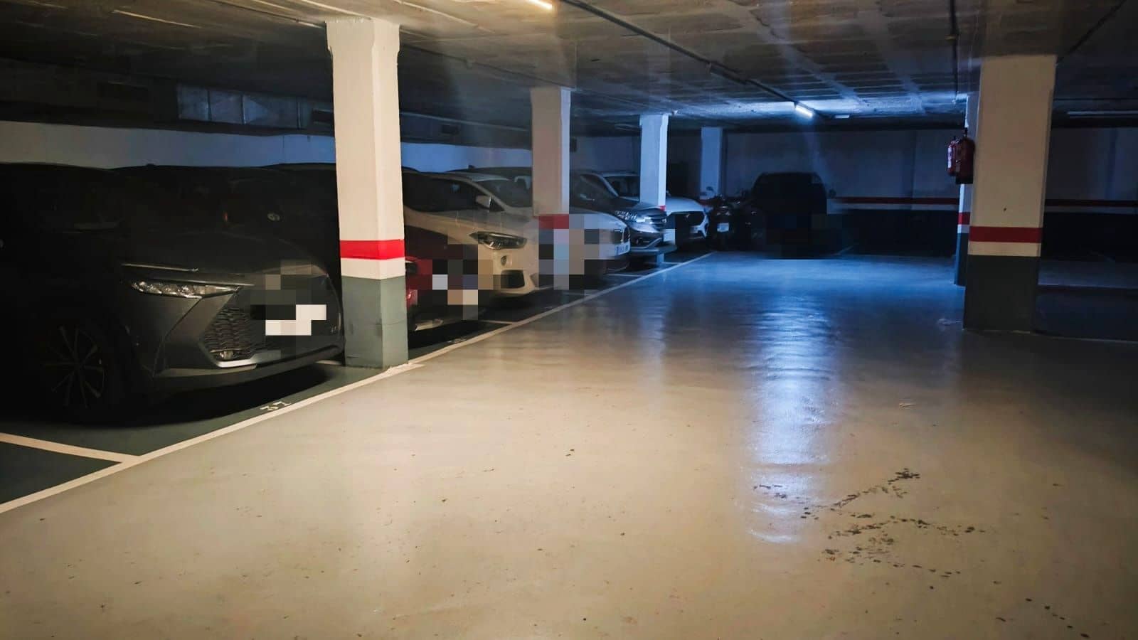 Garage for sale in Barcelona city - € 25,000 (Ref: 9415487)