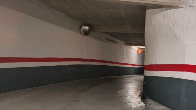 Garasje til salgs i Les Corts, Barcelona by - € 25 000 (Ref: 9415487)