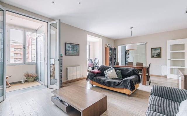 4 soverom Leilighet til salgs i L'Antiga Esquerra de L'Eixample, Barcelona by - € 910 000 (Ref: 9417614)