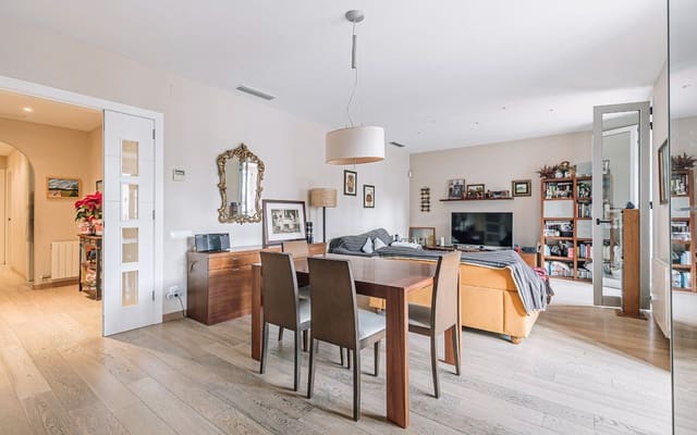 4 soverom Leilighet til salgs i L'Antiga Esquerra de L'Eixample, Barcelona by - € 910 000 (Ref: 9417614)