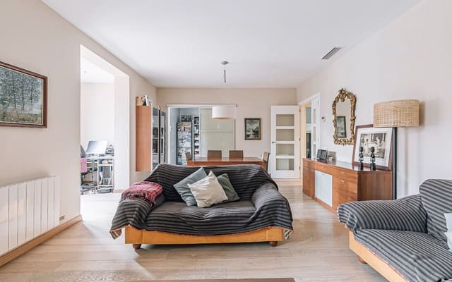 4 soverom Leilighet til salgs i L'Antiga Esquerra de L'Eixample, Barcelona by - € 910 000 (Ref: 9417614)