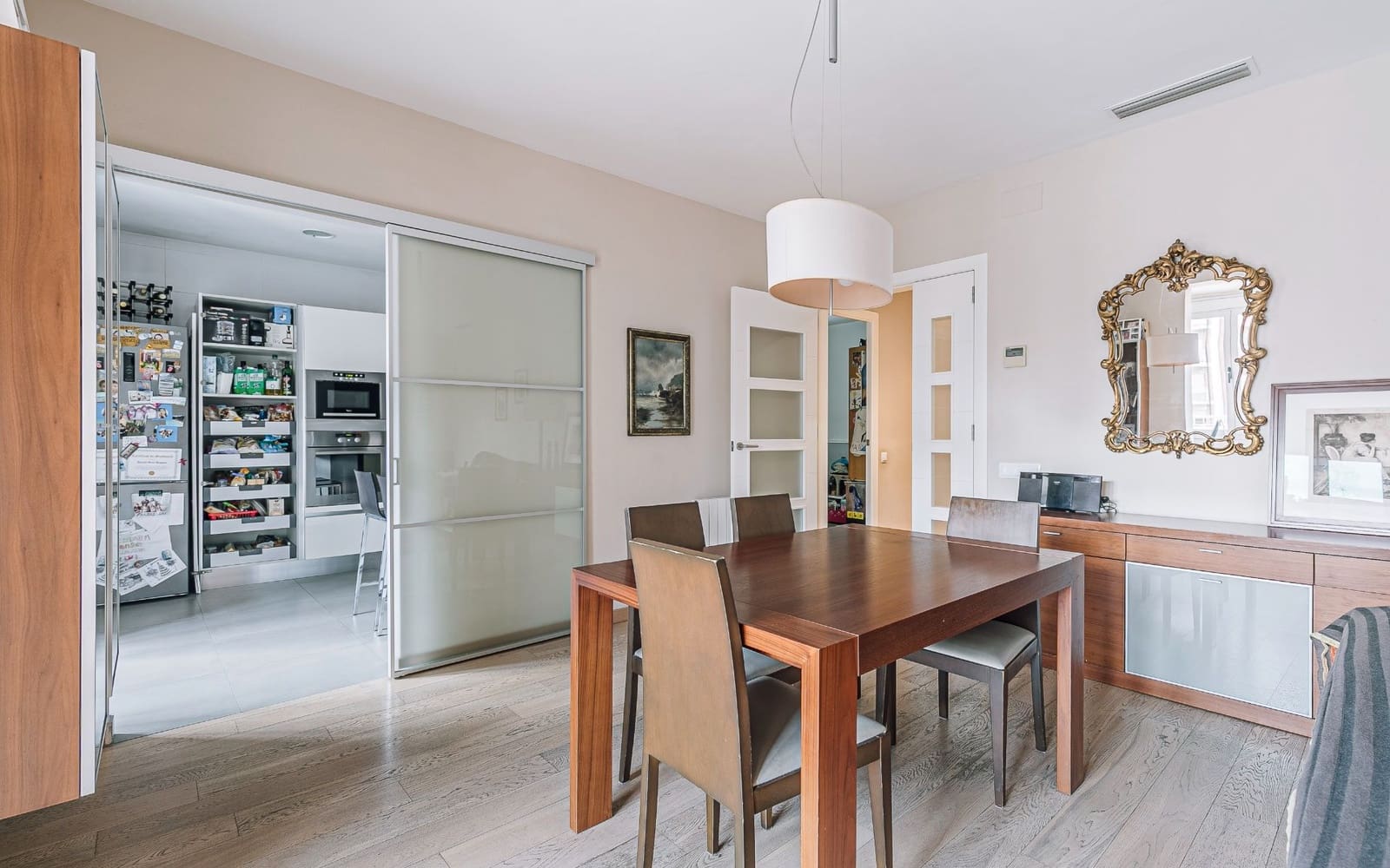 4 soveværelse Lejlighed til salg i Barcelona by - € 910.000 (Ref: 9417614)