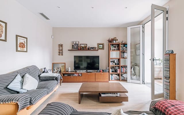 4 soverom Leilighet til salgs i L'Antiga Esquerra de L'Eixample, Barcelona by - € 910 000 (Ref: 9417614)