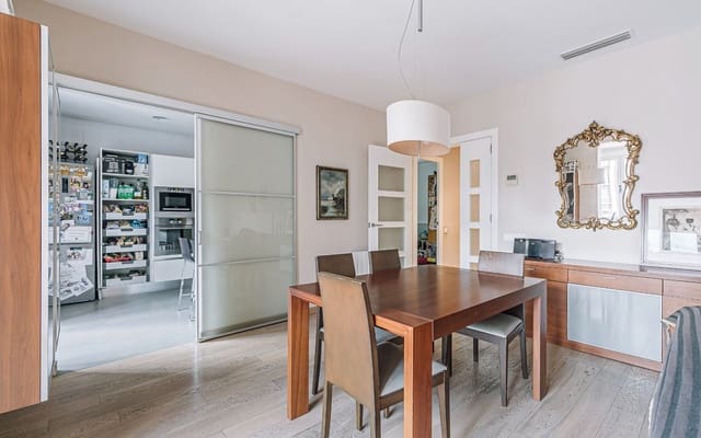 4 soverom Leilighet til salgs i L'Antiga Esquerra de L'Eixample, Barcelona by - € 910 000 (Ref: 9417614)