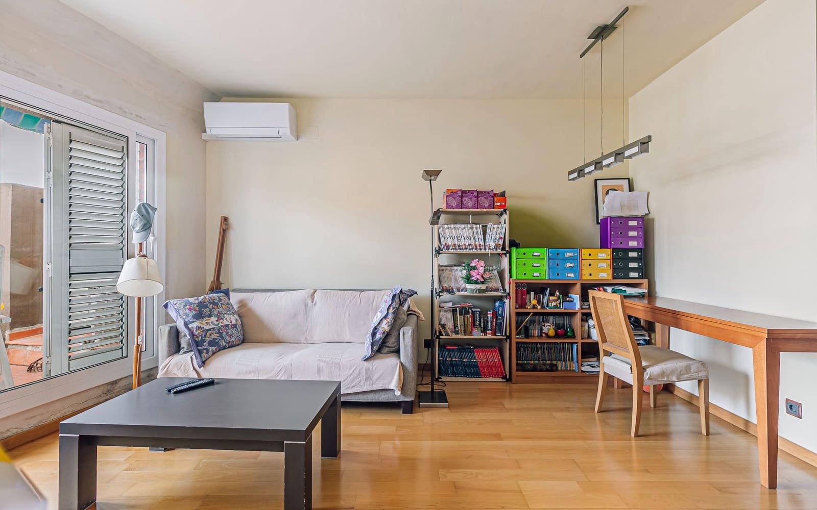 2 bedroom Penthouse for sale in Barcelona city - € 220,000 (Ref: 9417811)