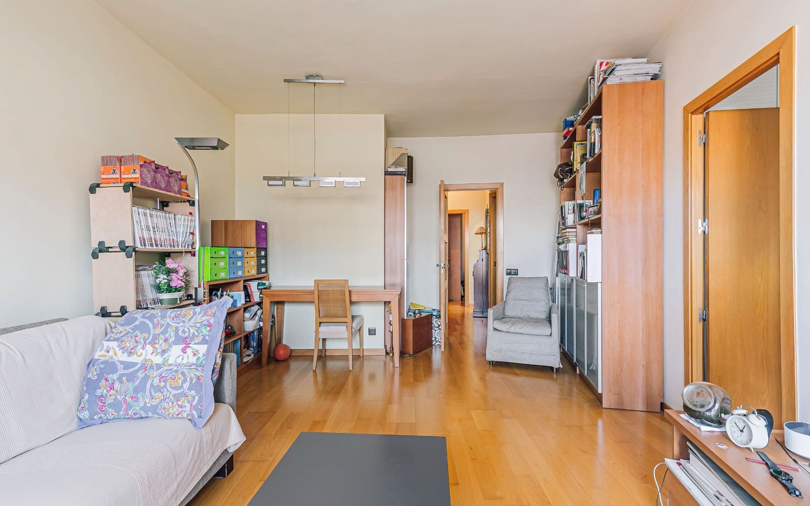 2 bedroom Penthouse for sale in Barcelona city - € 220,000 (Ref: 9417811)