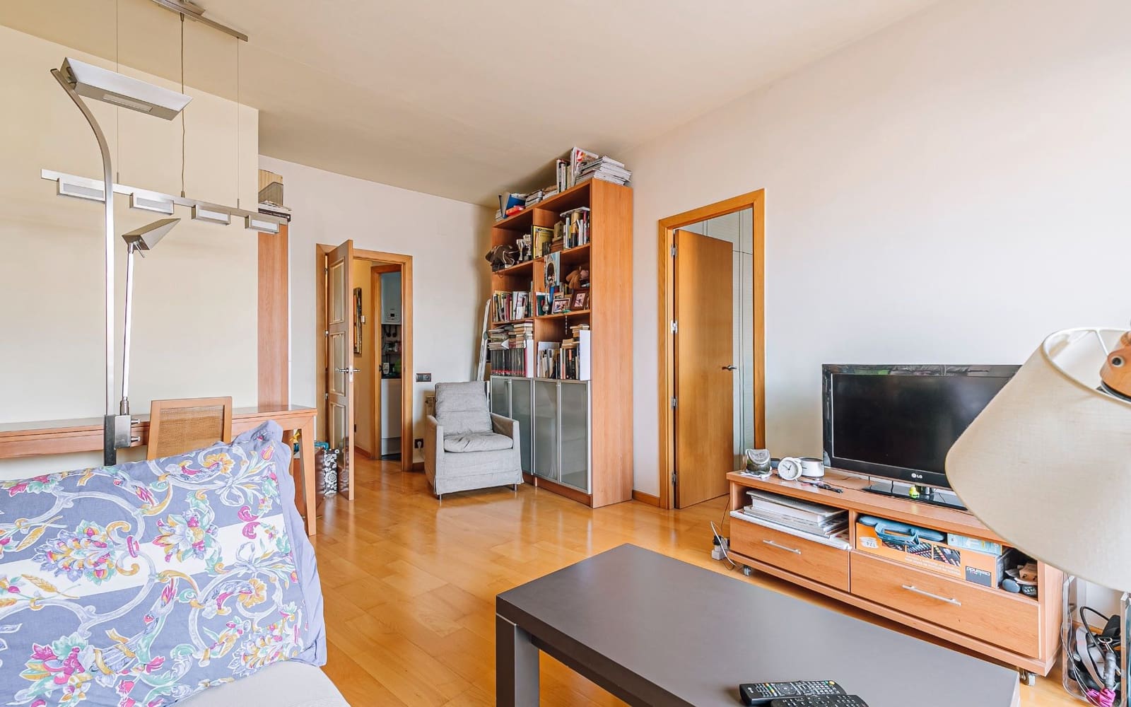 2 bedroom Penthouse for sale in Barcelona city - € 220,000 (Ref: 9417811)