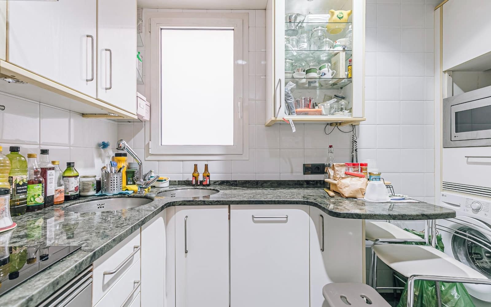 2 bedroom Penthouse for sale in Barcelona city - € 220,000 (Ref: 9417811)