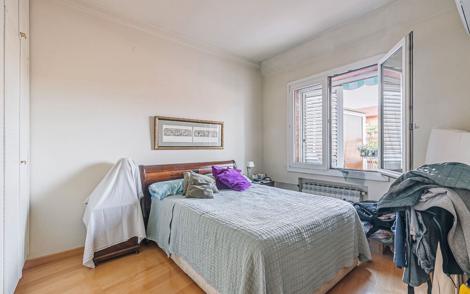 2 bedroom Penthouse for sale in Barcelona city - € 220,000 (Ref: 9417811)