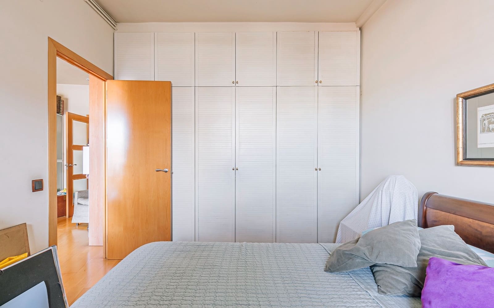 2 bedroom Penthouse for sale in Barcelona city - € 220,000 (Ref: 9417811)