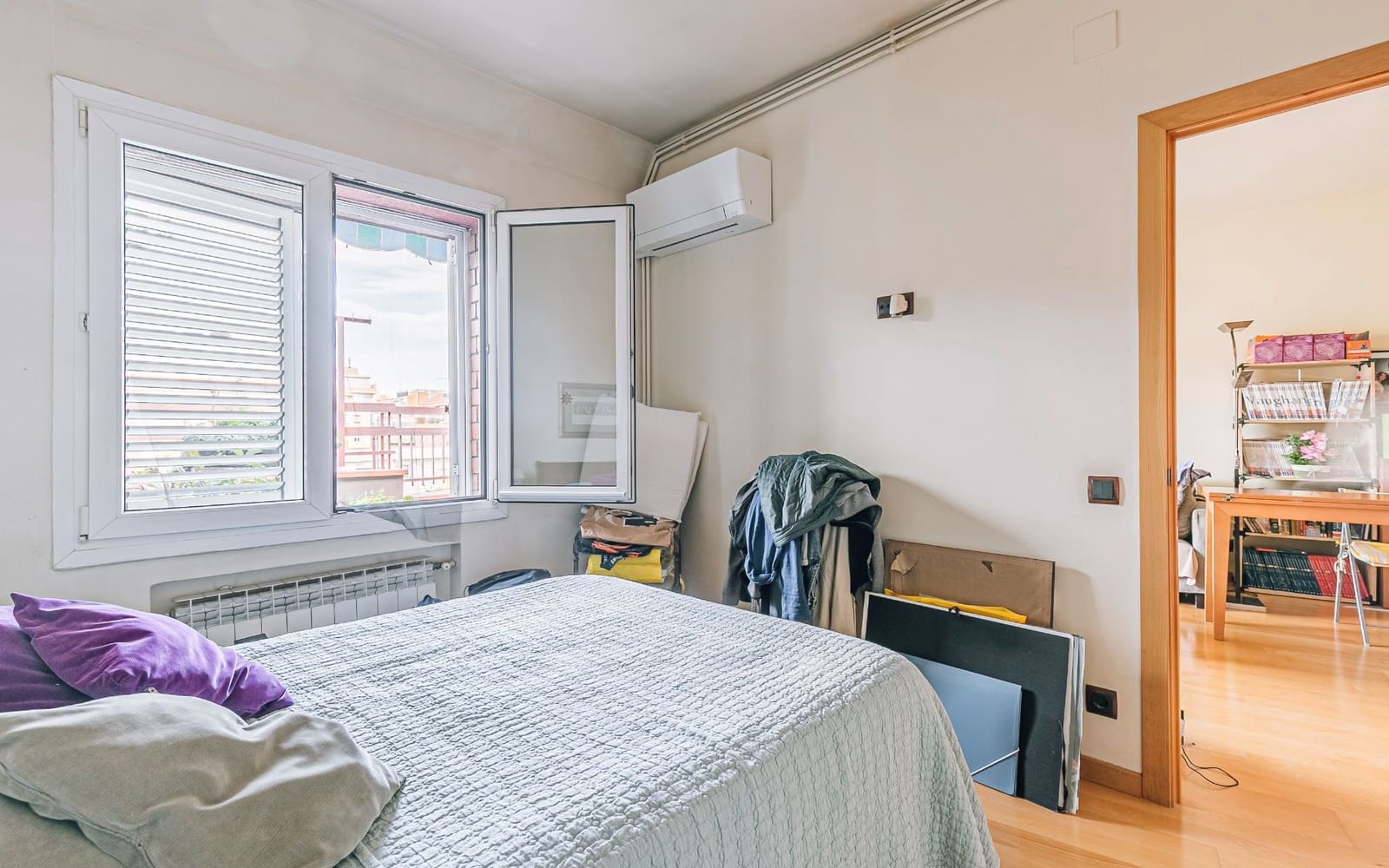 2 bedroom Penthouse for sale in Barcelona city - € 220,000 (Ref: 9417811)