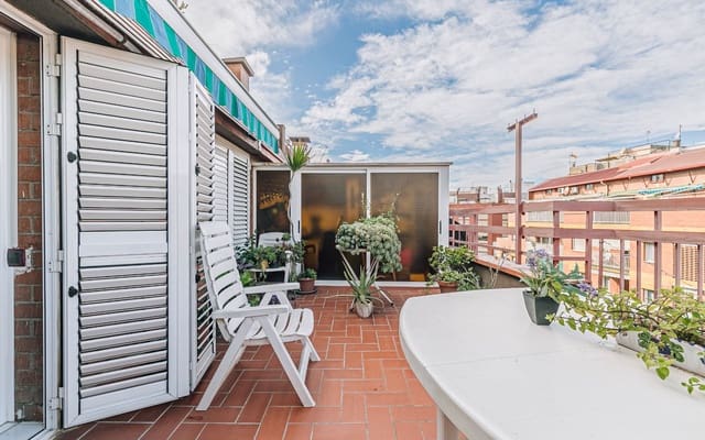 2 quarto Penthouse para venda em El Camp de L'Arpa del Clot, Barcelona cidade - 220 000 € (Ref: 9417811)