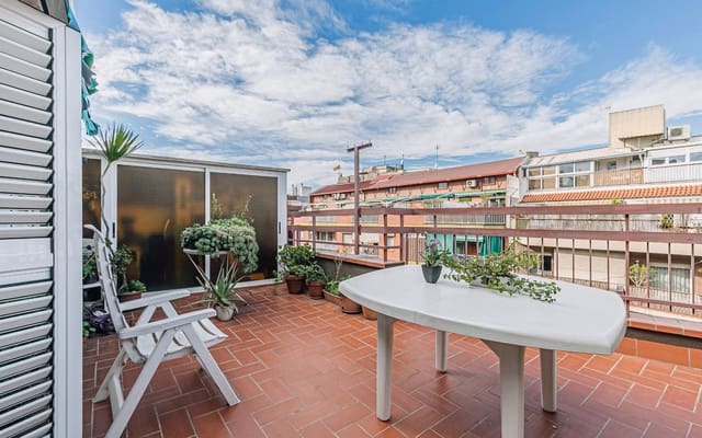 2 quarto Penthouse para venda em El Camp de L'Arpa del Clot, Barcelona cidade - 220 000 € (Ref: 9417811)