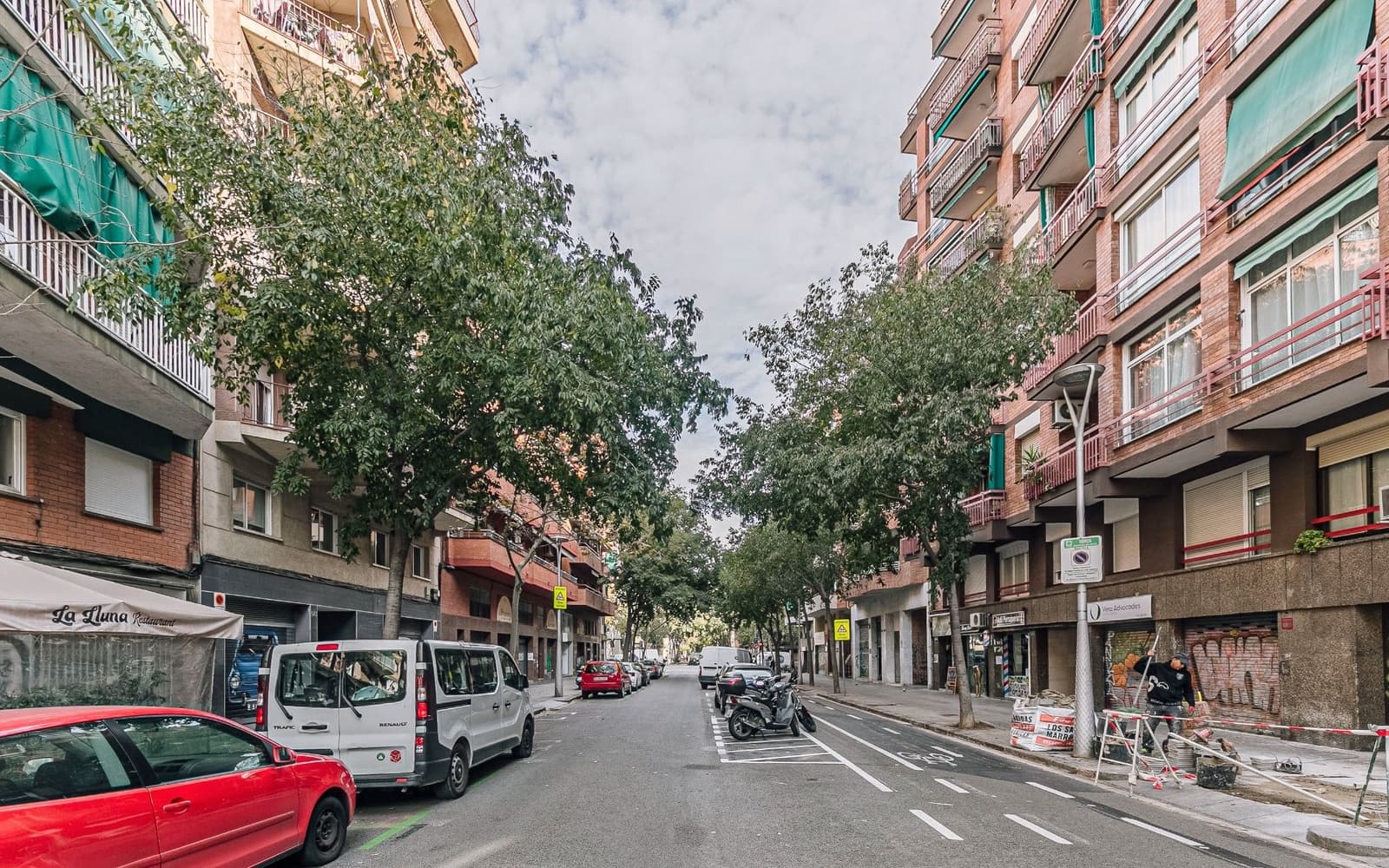 2 bedroom Penthouse for sale in Barcelona city - € 220,000 (Ref: 9417811)