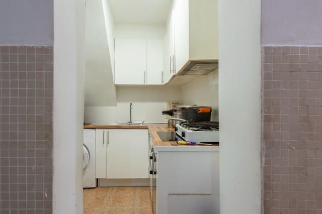 3 soveværelse Lejlighed til salg i L'Hospitalet de Llobregat - € 120.000 (Ref: 9421759)