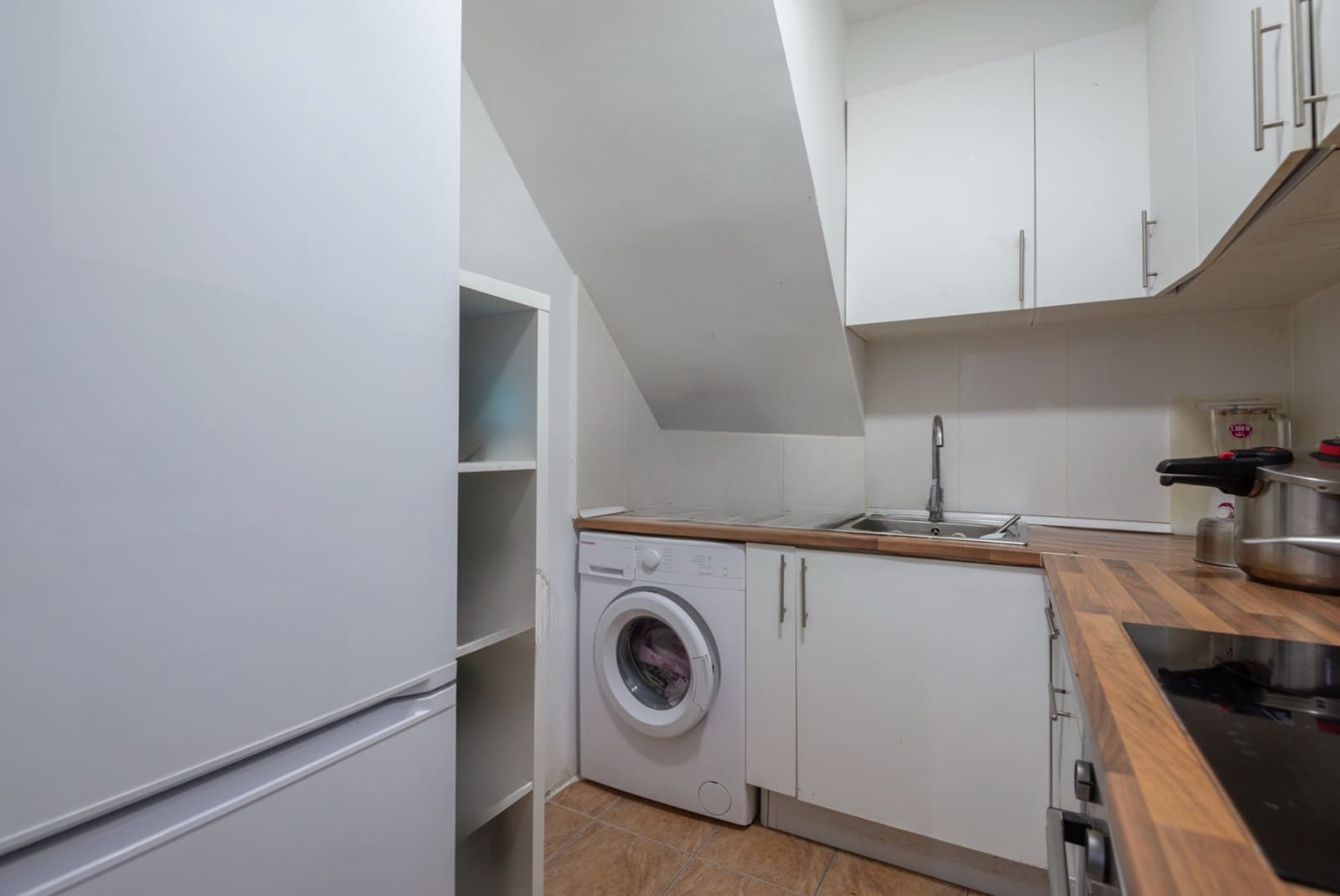 3 bedroom Flat for sale in L'Hospitalet de Llobregat - € 120,000 (Ref: 9421759)