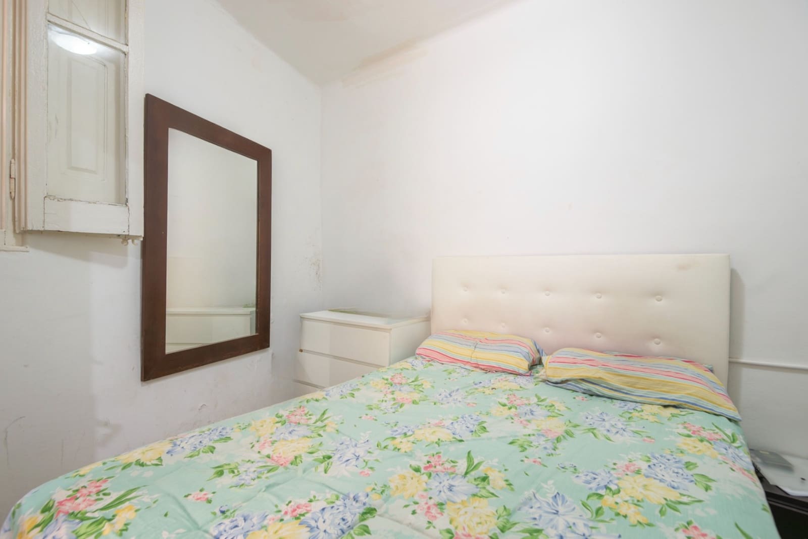 3 bedroom Flat for sale in L'Hospitalet de Llobregat - € 120,000 (Ref: 9421759)