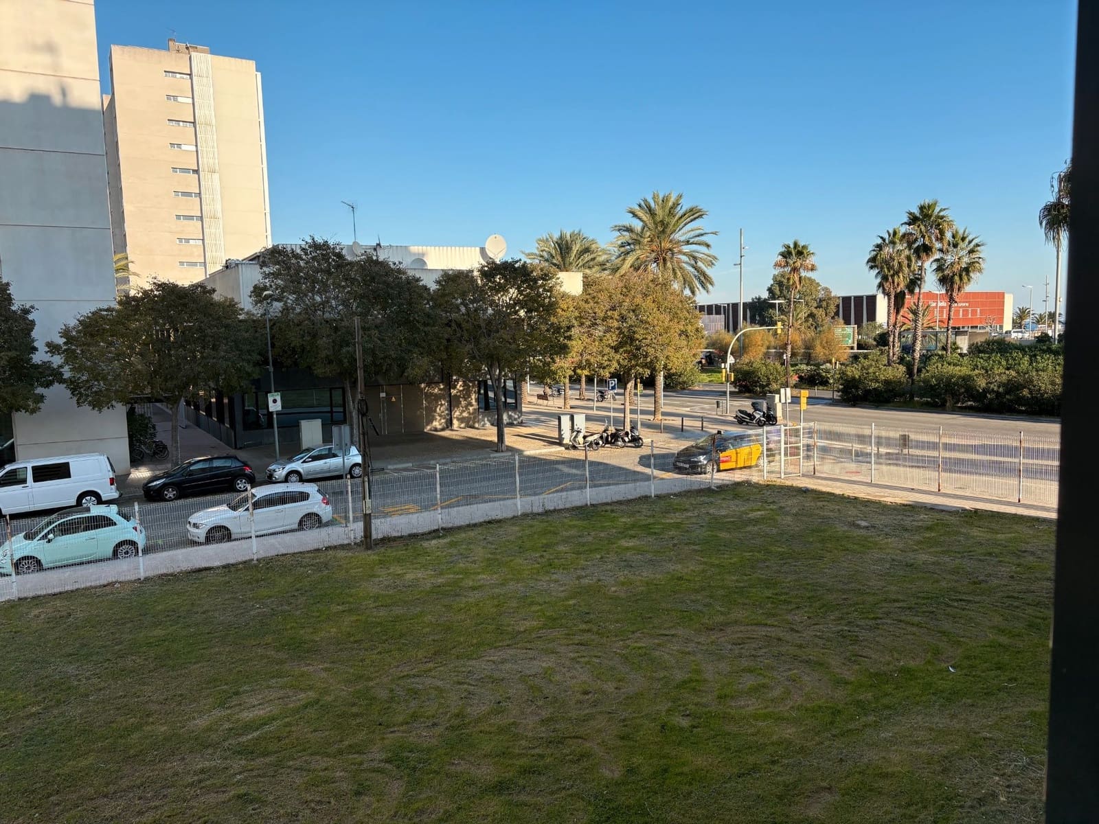 2 soveværelse Lejlighed til salg i Barcelona by med swimmingpool garage - € 529.000 (Ref: 9432766)