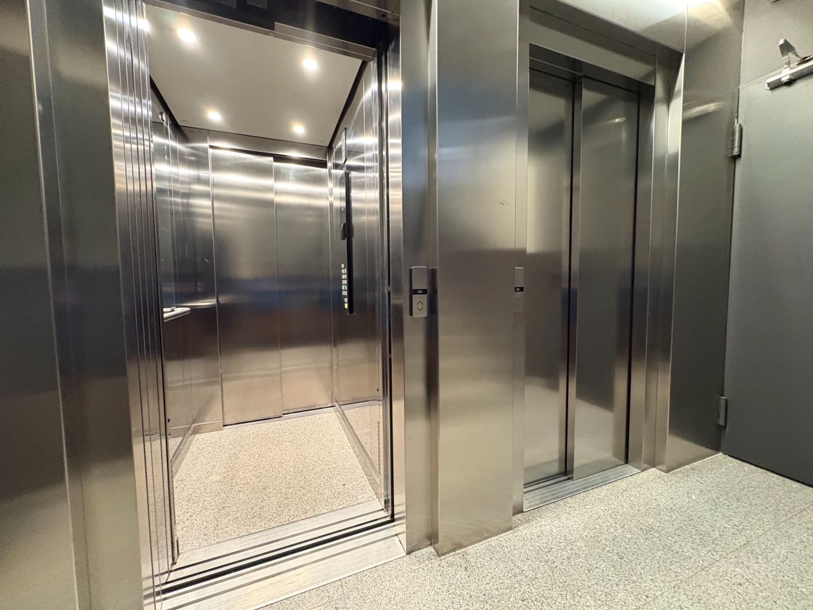 2 soveværelse Lejlighed til salg i Barcelona by med swimmingpool garage - € 529.000 (Ref: 9432766)