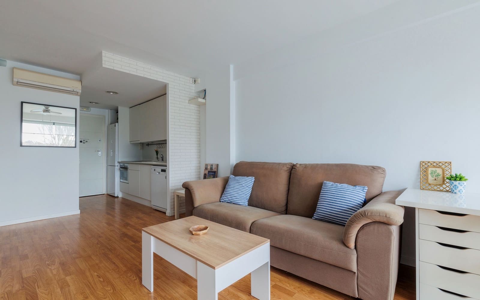 1 bedroom Apartment for rent in Alcala de Henares with garage - € 1,200 (Ref: 9436420)