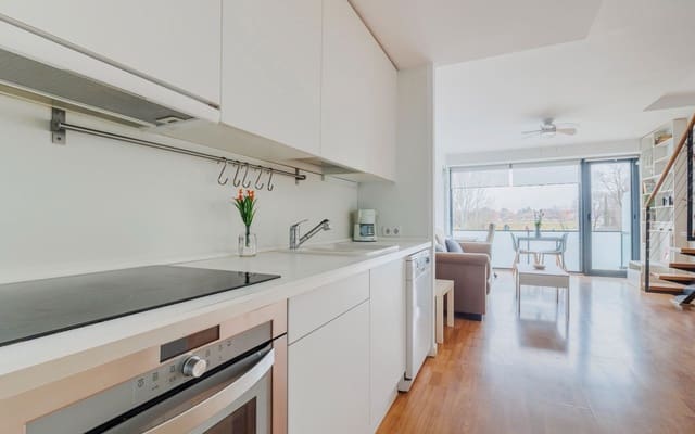 1 Zimmer Apartment zu vermieten in Alcalá de Henares mit Garage - 1.200 € (Ref: 9436420)