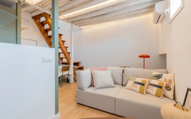 Appartement de 2 chambres à louer à Embajadores, Madrid ville - 1 400 € (Ref: 9436421)