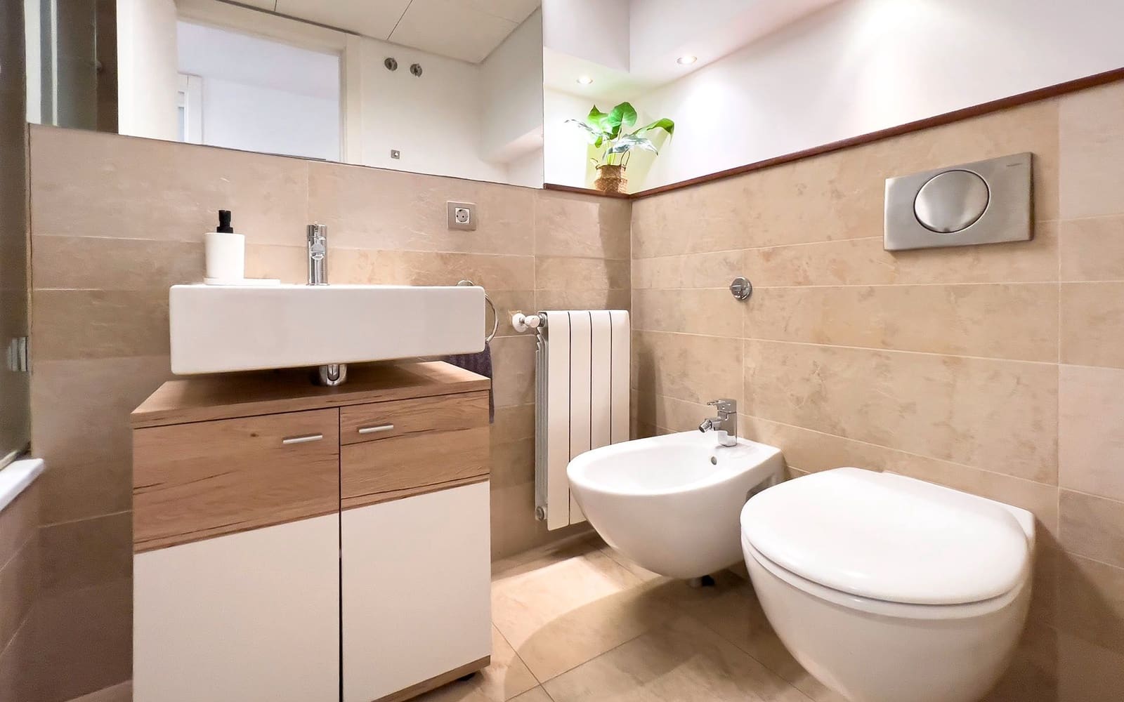 2 soveværelse Lejlighed til leje i Barcelona by - € 1.950 (Ref: 9444910)