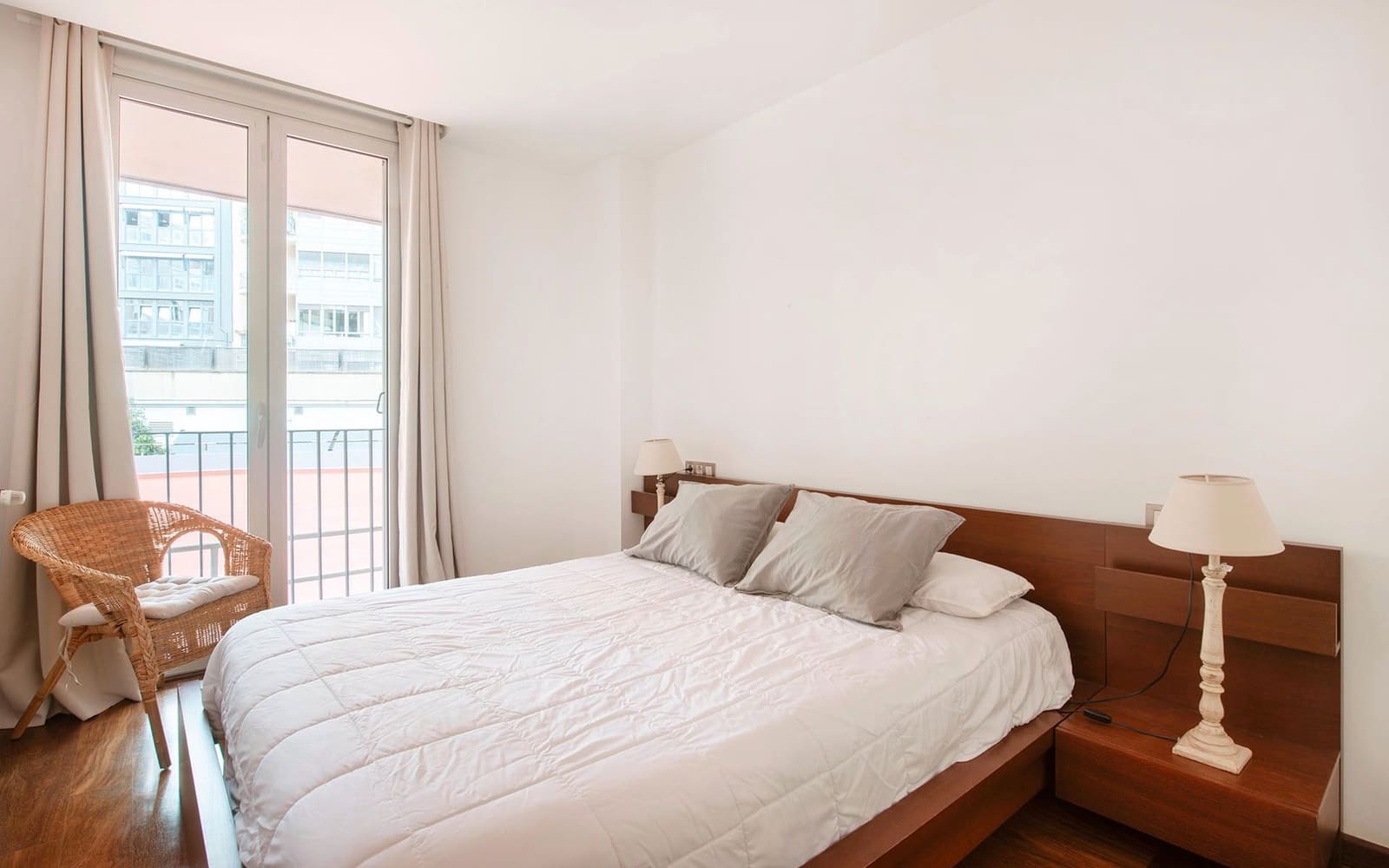 2 soveværelse Lejlighed til leje i Barcelona by - € 1.950 (Ref: 9444910)