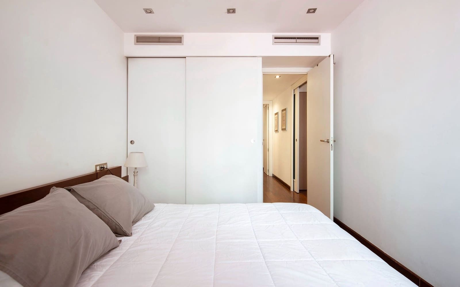 2 soveværelse Lejlighed til leje i Barcelona by - € 1.950 (Ref: 9444910)