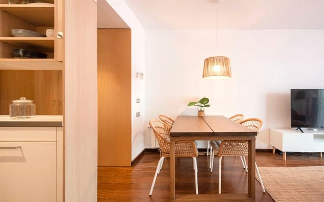 2 soveværelse Lejlighed til leje i La Dreta de L'Eixample, Barcelona by - € 1.950 (Ref: 9444910)