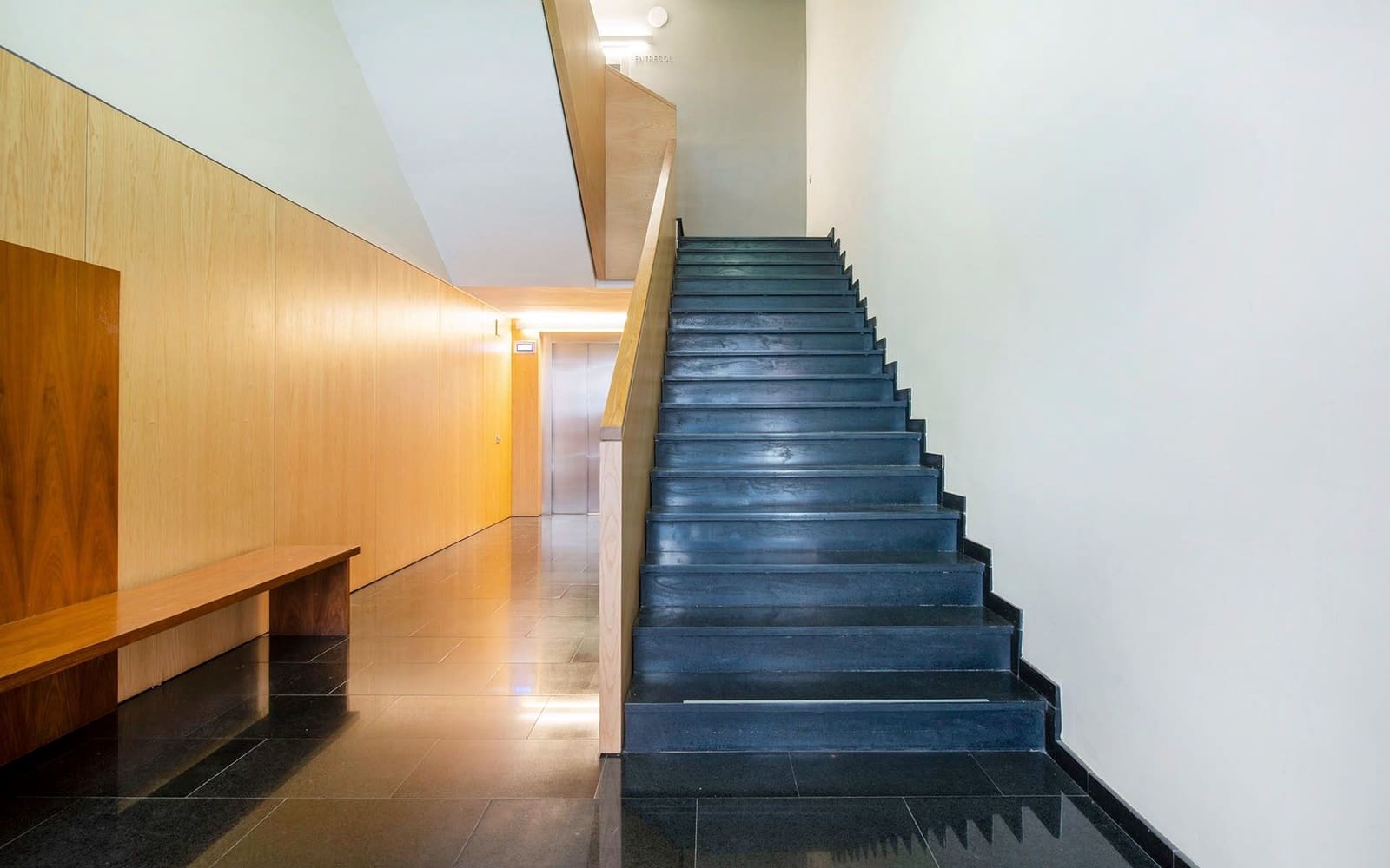 2 soveværelse Lejlighed til leje i Barcelona by - € 1.950 (Ref: 9444910)