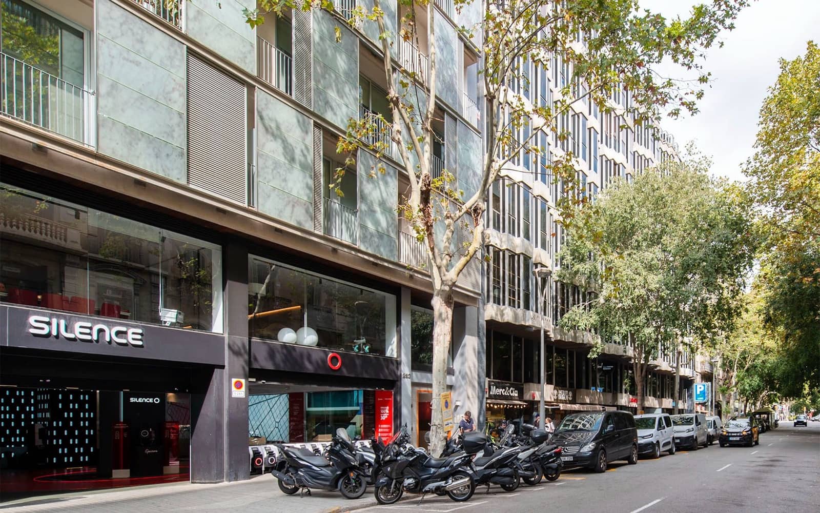 2 soveværelse Lejlighed til leje i Barcelona by - € 1.950 (Ref: 9444910)