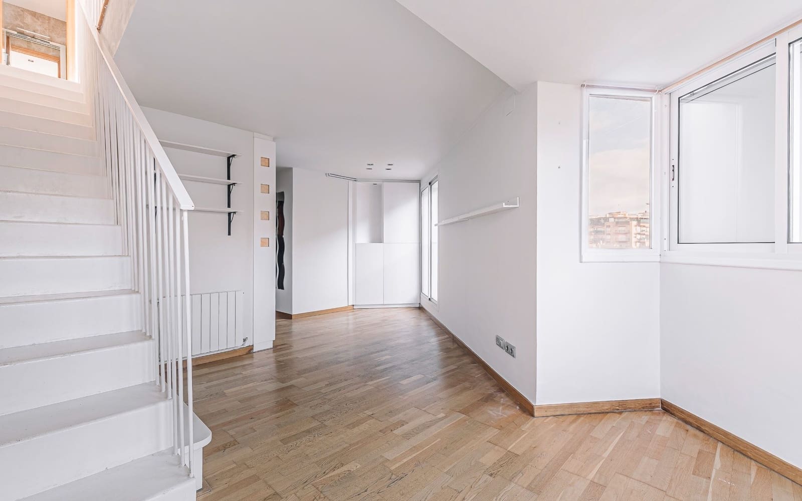 2 bedroom Penthouse for sale in Sant Feliu de Llobregat - € 325,000 (Ref: 9449989)