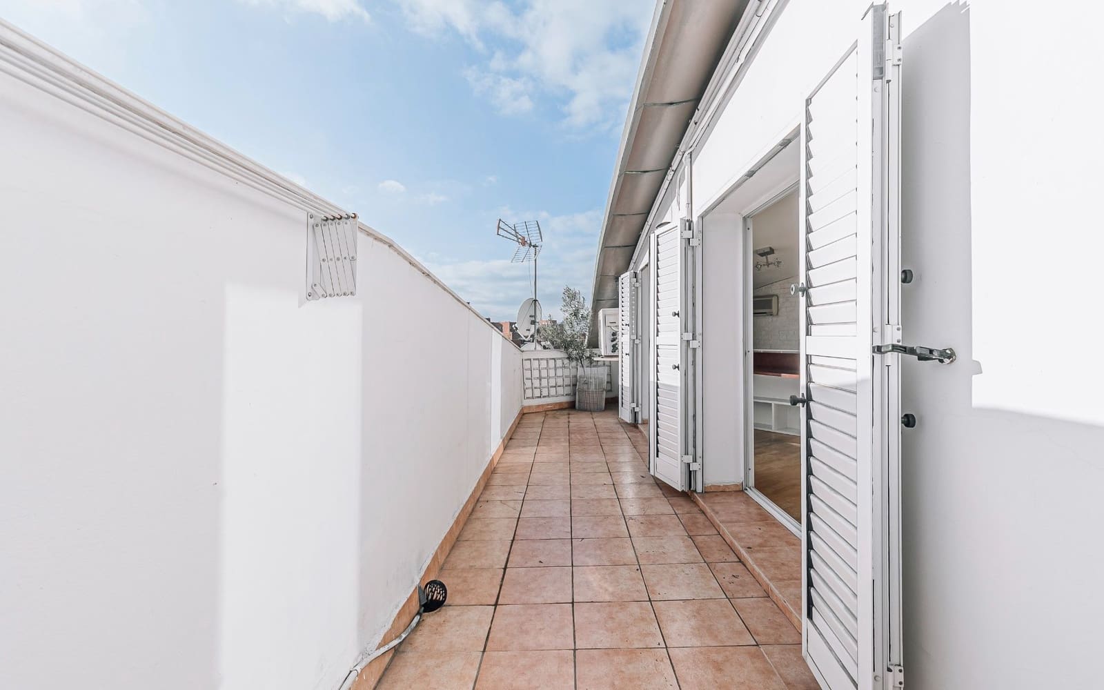 2 bedroom Penthouse for sale in Sant Feliu de Llobregat - € 325,000 (Ref: 9449989)