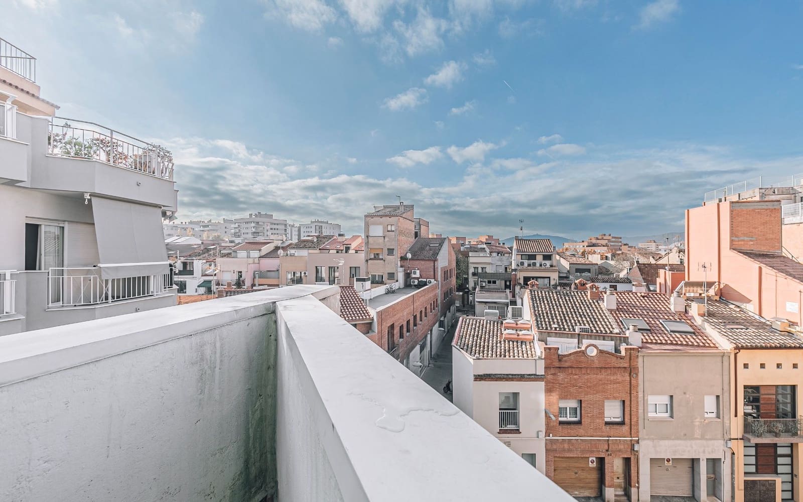 2 bedroom Penthouse for sale in Sant Feliu de Llobregat - € 325,000 (Ref: 9449989)