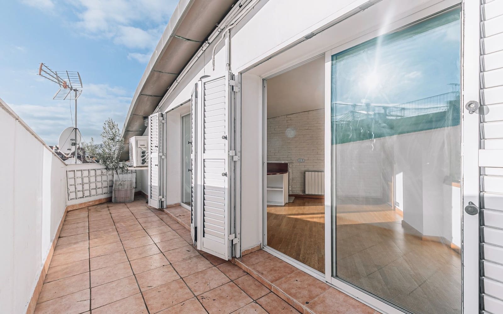 2 bedroom Penthouse for sale in Sant Feliu de Llobregat - € 325,000 (Ref: 9449989)