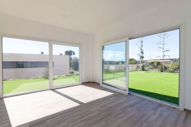 4 bedroom Semi-detached Villa for sale in Palau de Plegamans with garage - € 445,000 (Ref: 9453672)