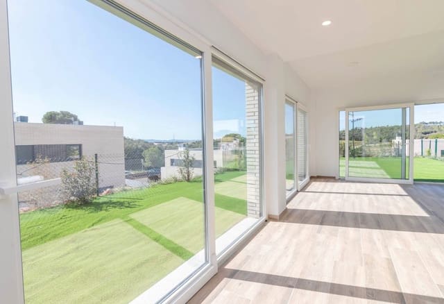 4 bedroom Semi-detached Villa for sale in Palau de Plegamans with garage - € 445,000 (Ref: 9453672)