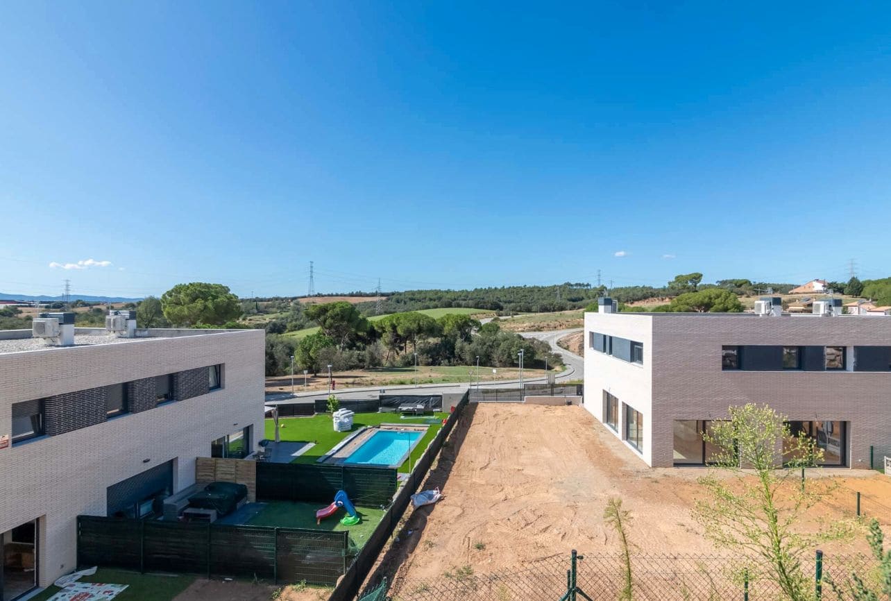 4 makuuhuone Paritalo myytävänä paikassa Palau de Plegamans mukana 
autotalli - 445 000 € (Ref: 9453672)