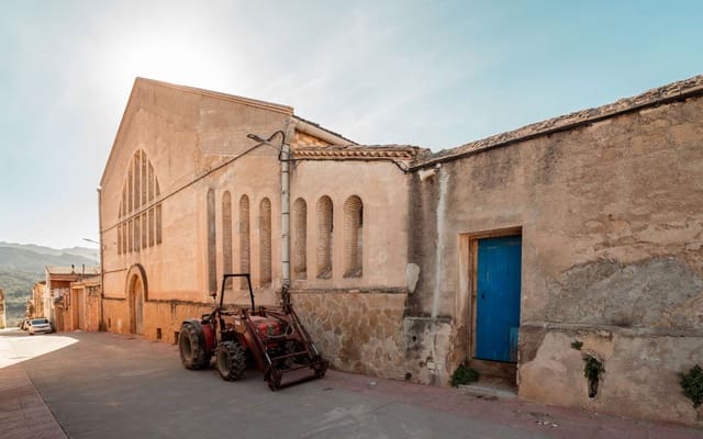 Azienda in vendita in Bot - 250.000 € (Rif: 9454886)